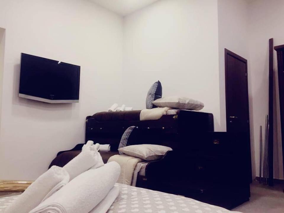 Room Don Carlo Napels Buitenkant foto