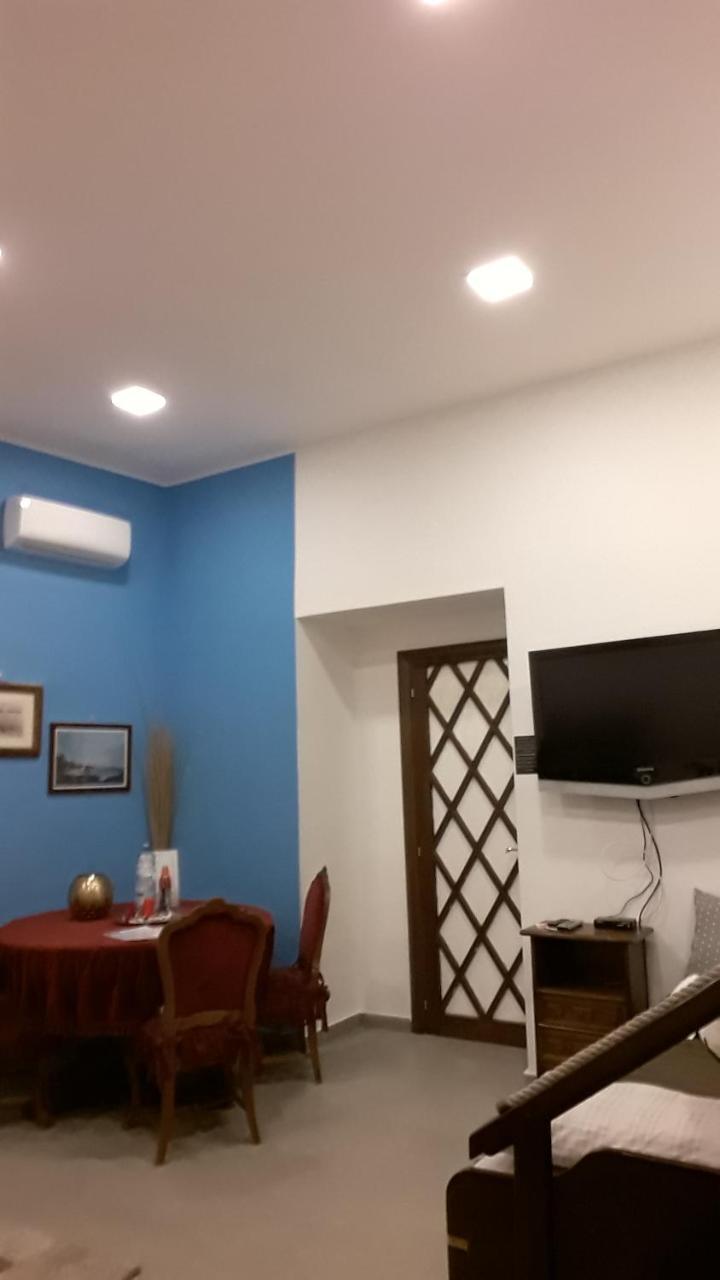 Room Don Carlo Napels Buitenkant foto
